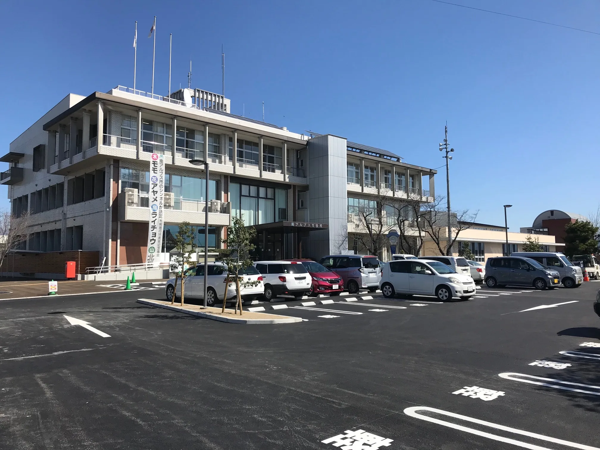 南アルプス市庁舎の施設外観